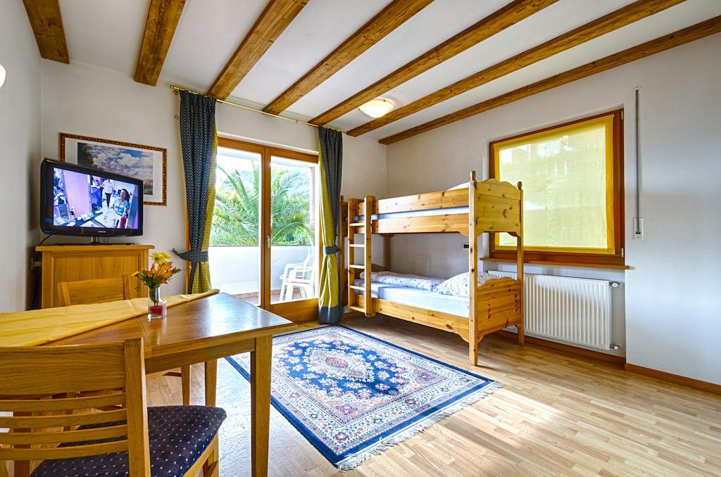 Hotel & Residenz Traubenheim Nalles Pokoj fotografie