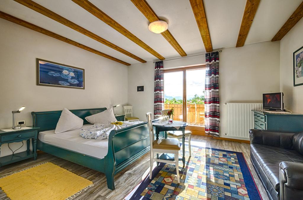 Hotel & Residenz Traubenheim Nalles Pokoj fotografie