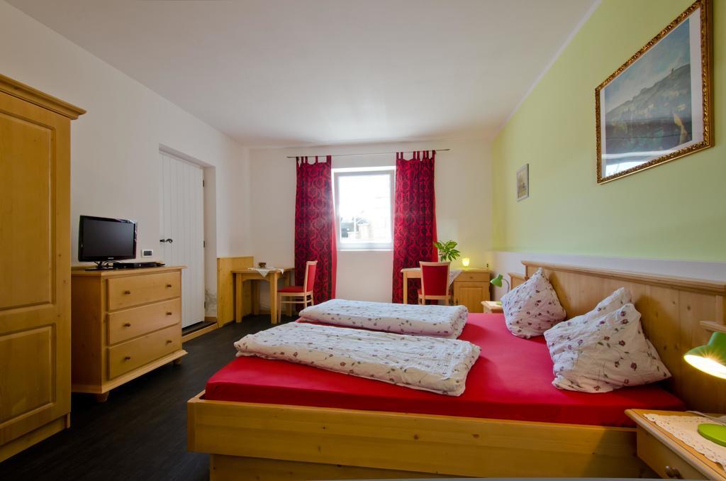 Hotel & Residenz Traubenheim Nalles Pokoj fotografie