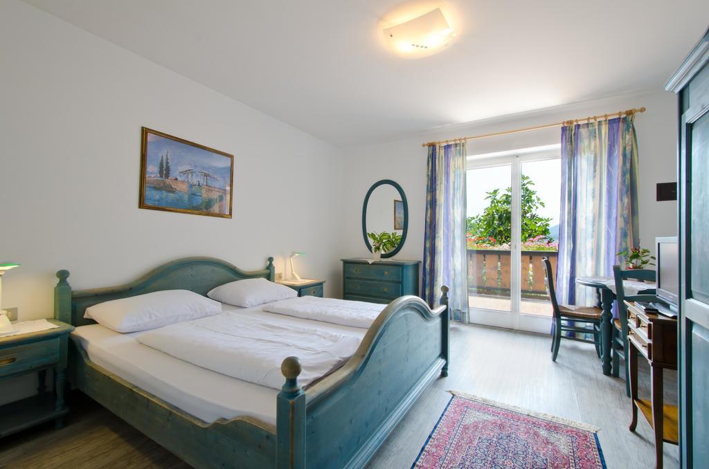 Hotel & Residenz Traubenheim Nalles Pokoj fotografie